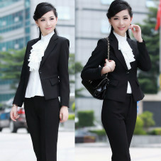 選擇職業裝廠家要看質量、價格和款式